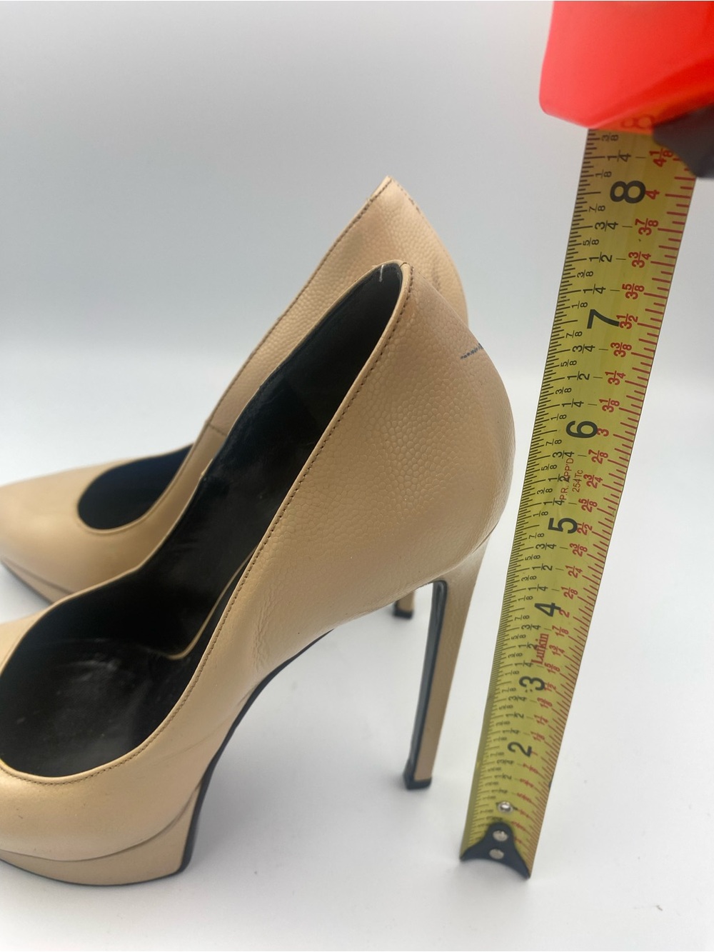 Saint Laurent Beige Pointed-Toe Stiletto Pumps - Picture 4 of 11